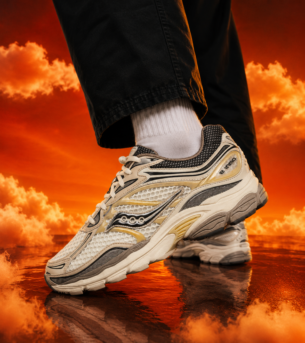 SAUCONY